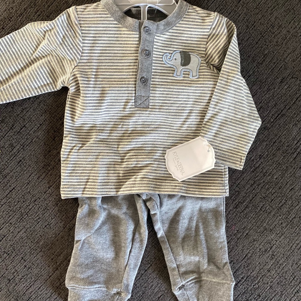 Darling 🐘 two piece 3-6 month set